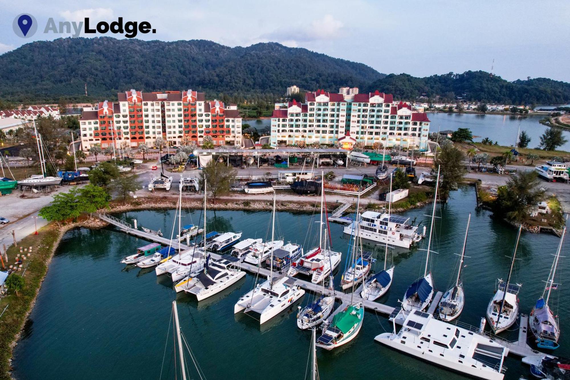 Anylodge Waterfront Marina Island Pangkor Lumut Exteriör bild